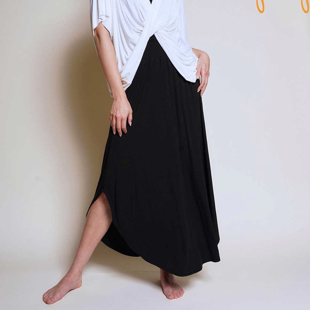 41 Black long Curved Hem Maxi skirt - Picture 2 of 3